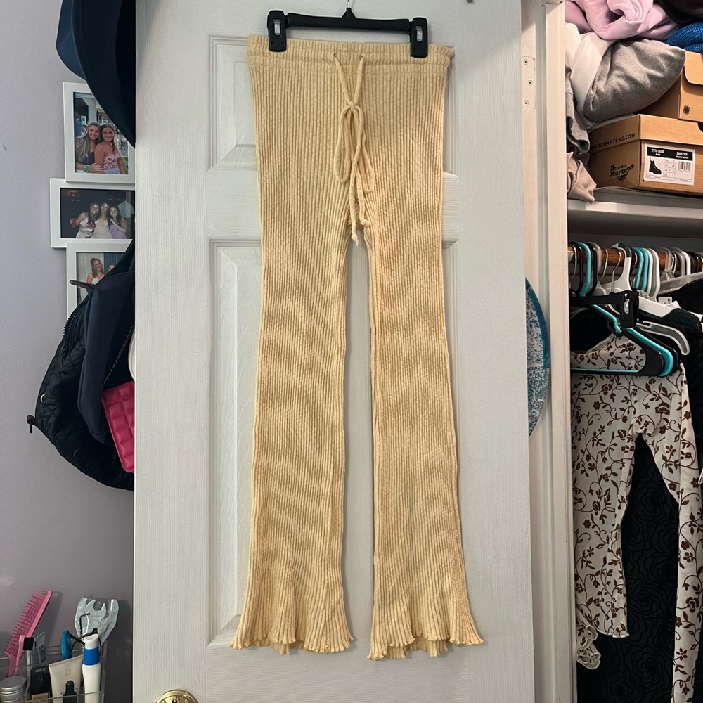 BILLABONG YELLOW STRETCH LOUNGE PANTS